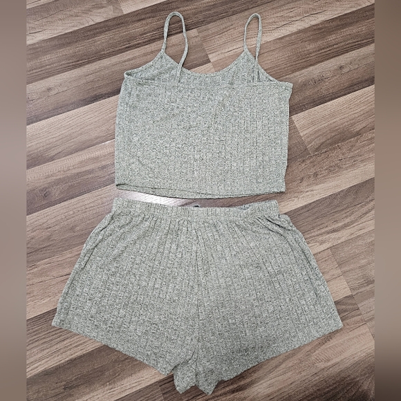 Womens Pajama Set Of 3 Medium Cropped Tank Top & Shorts Blue Green Purple - Picture 5 of 7